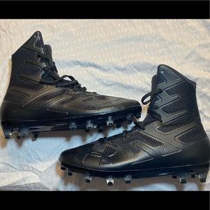 Under Armour High top football cleat size 9.